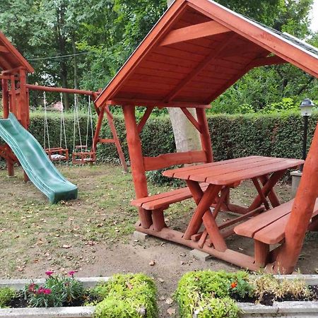 Вілла Balatonszemesi Nyaralohaz Екстер'єр фото