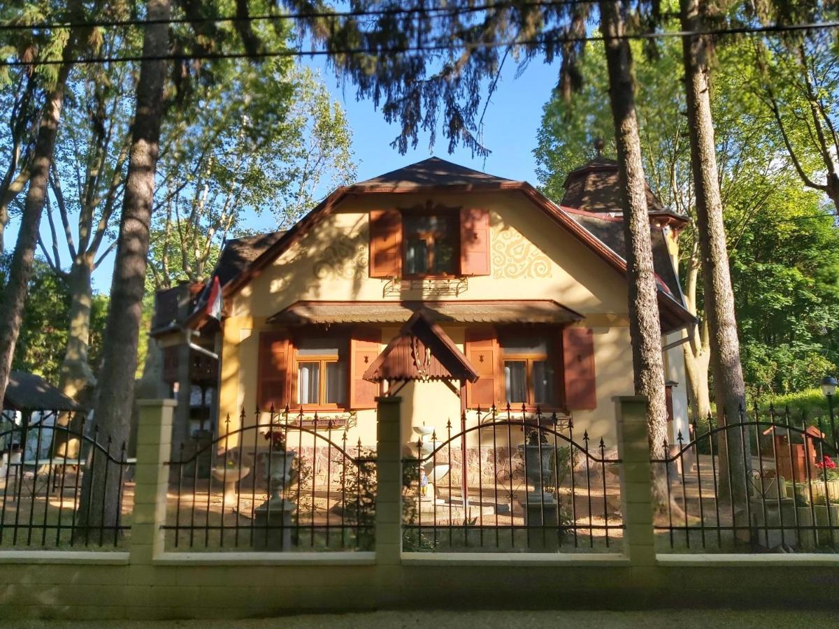 Вілла Balatonszemesi Nyaralohaz Екстер'єр фото